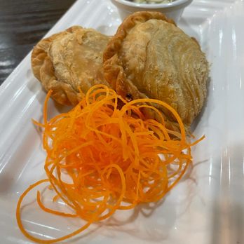 Rod Dee Thai - Curry Puffs (2) - Thai Near Me - Baltimore, Maryland
