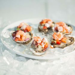 Mariscos El Sinaloense - Half-dozen prepared oysters, Media docena de ostras preparadas