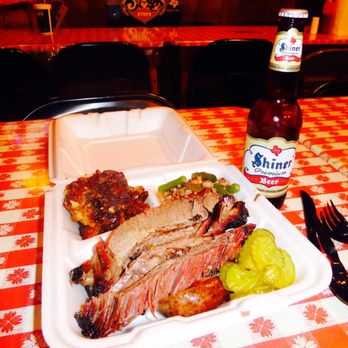 Spoetzl Brewery - Enjoying a cold, tasty Shiner blonde beer with a delicious brisket lunch at Black's Barbecue in Lockhart after my brewery tour. - Breweries Near Me - Shiner, Texas Spoetzl Brewery - Enjoying a cold, tasty Shiner blonde beer with a delicious brisket lunch at Black's Barbecue in Lockhart after my brewery tour. - Breweries Near Me - Shiner, Texas