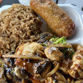 Hong Kong Express - Hunan Chicken lunch combination with fried rice and egg roll - Chinese Near Me - Waterford, Michigan Hong Kong Express - Hunan Chicken lunch combination with fried rice and egg roll - Chinese Near Me - Waterford, Michigan