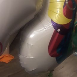 The Unicorn balloon from the 99 Cent Store was wayyyyyyy better than their stupid helium filled balloons that don't last more than 1 day!!