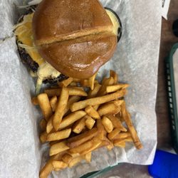 Murph's Butterguts - Murph burger