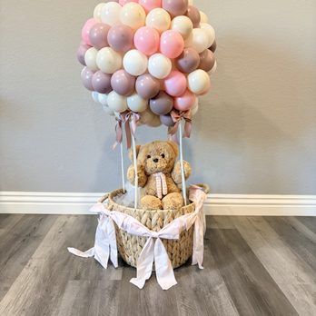 Heavenly Balloons - Table centerpiece - Balloon Services Near Me - Antelope, California Heavenly Balloons - Table centerpiece - Balloon Services Near Me - Antelope, California