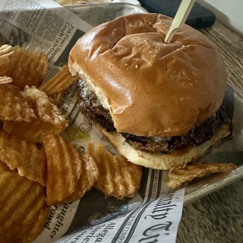 Lock 15 Brewing Co. - Smashburger is incredibly delicious too. - Brewpubs Near Me - Akron, Ohio