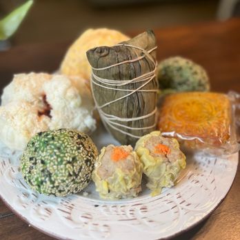 Mee Sum Pastry - The variety - Seafood Near Me - Seattle, Washington Mee Sum Pastry - The variety - Seafood Near Me - Seattle, Washington