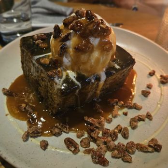 Moxies - Sticky toffee pudding - Lounges Near Me - Miami, Florida Moxies - Sticky toffee pudding - Lounges Near Me - Miami, Florida