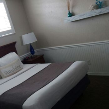 Thunderbird Beach Resort - Nice size bedroom - Hotels Near Me - Treasure Island, Florida
