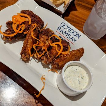 Gordon Ramsay Burger Las Vegas - Wings (without the sauce) - Burgers Near Me - Las Vegas, Nevada Gordon Ramsay Burger Las Vegas - Wings (without the sauce) - Burgers Near Me - Las Vegas, Nevada