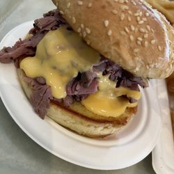 Kelly's - Roast beef sandwich -- this is a small!
