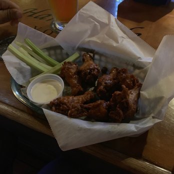 La Taberna Lúpulo - Late night wings (12:20am) - Breakfast & Brunch Near Me - San Juan, Puerto Rico