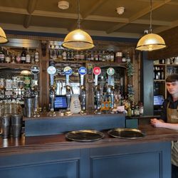 Ben Madigan’s Bar & Kitchen - Great bar, amazing service!!