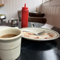 Neon Newt - Great coffee and what was eggs and potatoes