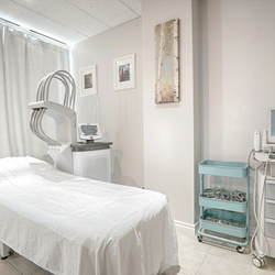 Signature Medispa Warden - treatment room