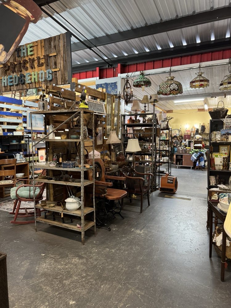 Decades Reclaimed Vintage Depot Image
