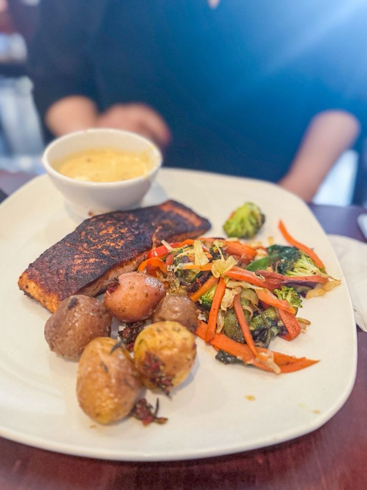 Social spots from Ramsi's Cafe On The World