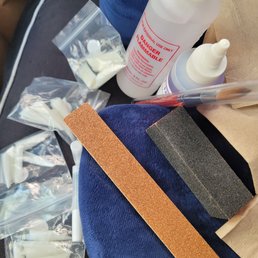 Exactly what I needed!! Individual packs, monomer, acetone, buffer, items you see at the nail shop! Yess Exactly what I needed!! Individual packs, monomer, acetone, buffer, items you see at the nail shop! Yess