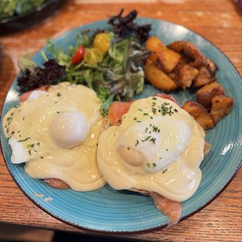 Café 26 - Smoked Salmon egg Benedict - Coffee & Tea Near Me - Boston, Massachusetts