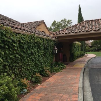 River Vine - Entrance to Inn / cafe - Breakfast & Brunch Near Me - Santa Rosa, California