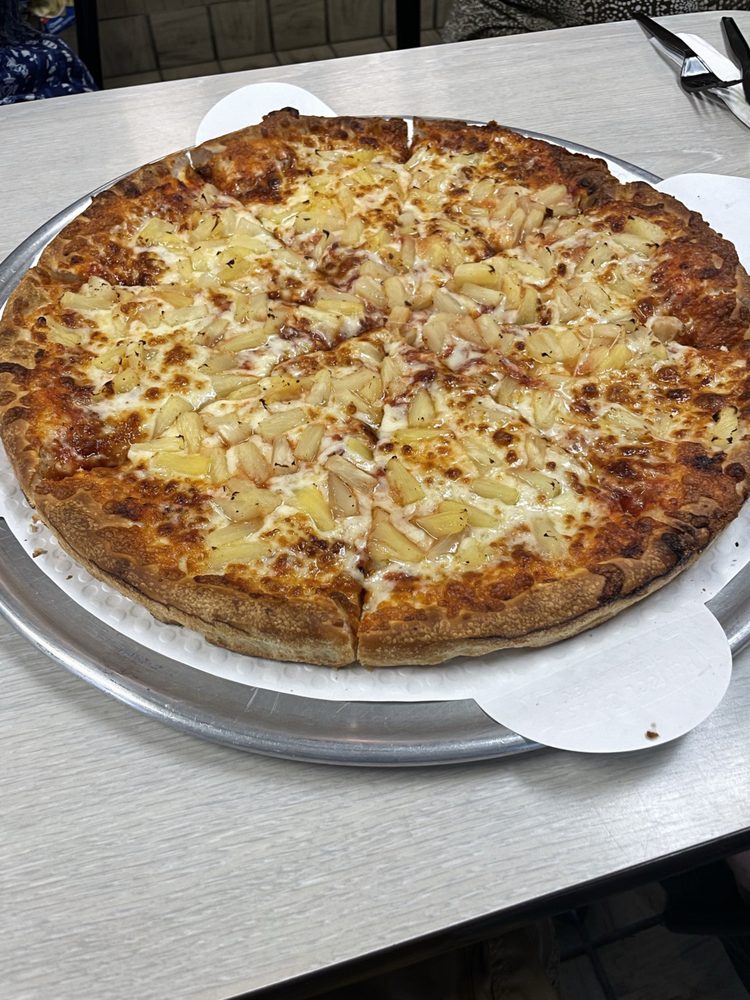 GORHAM HOUSE OF PIZZA Updated June 2024 40 Photos & 45 Reviews 12