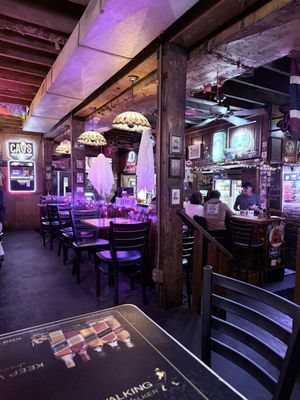 Johnny's Little Bar by null