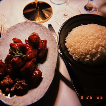 Sei Less - Beijing Chicken with white rice - Chinese Near Me - New York, New York Sei Less - Beijing Chicken with white rice - Chinese Near Me - New York, New York