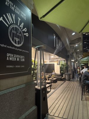 Tiny Tapp & Tiny Café by null