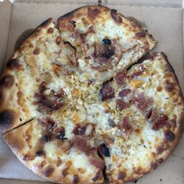 Individual lunch pizza New Haven style Individual lunch pizza New Haven style