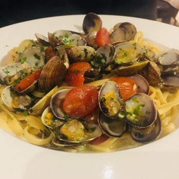 Trattoria D.O.C. - Spaghetti alle vongole - Italian Near Me - Evanston, Illinois Trattoria D.O.C. - Spaghetti alle vongole - Italian Near Me - Evanston, Illinois