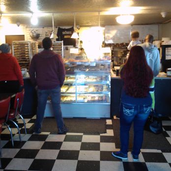 Joe's Donut Shop - People are coming and going, so it's a popular place. - Donuts Near Me - Sandy, Oregon Joe's Donut Shop - People are coming and going, so it's a popular place. - Donuts Near Me - Sandy, Oregon