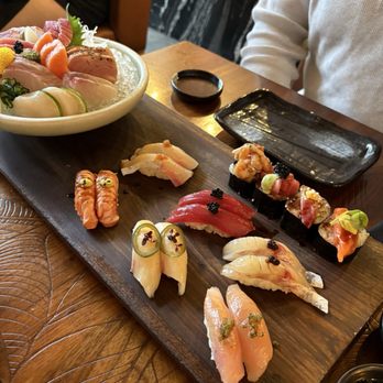 Park Restaurant - Sushi platter - Asian Fusion Near Me - Westmount, Quebec