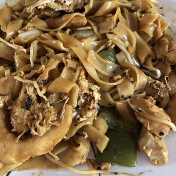 No Thai! - Drunken Noodles with chicken - Thai Near Me - Ann Arbor, Michigan