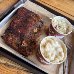 Wildwood Smokehouse - Ribs, Mac n cheese, slaw