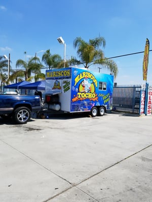 Mariscos Tocho temp closed by null