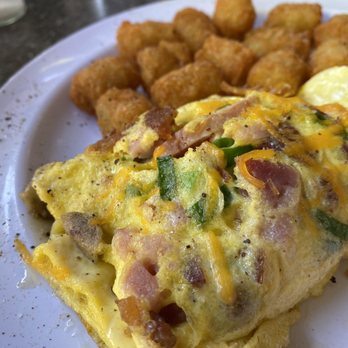 Daily Eats - Carnivore Omelette - New American Near Me - Tampa, Florida Daily Eats - Carnivore Omelette - New American Near Me - Tampa, Florida