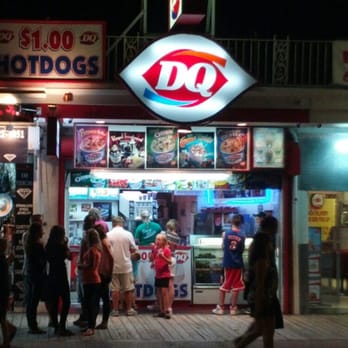 Dairy Queen Store - people standing outside at night - Ice Cream & Frozen Yogurt Near Me - Wildwood, New Jersey