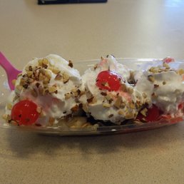 Girl did not know how to make a banana split. It came out ok I guess