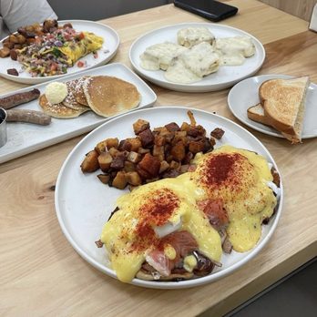 The Breeze Cafe - Breakfast & Brunch Near Me - Newark, California The Breeze Cafe - Breakfast & Brunch Near Me - Newark, California