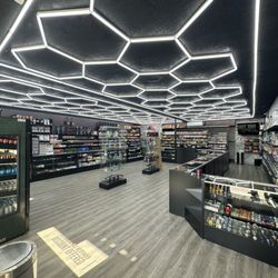 The Hub Smoke Shop