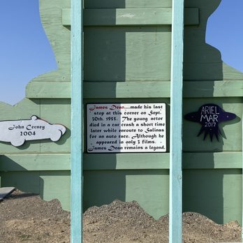 Blackwell's Corner - Back of his face cutout - Gas Stations Near Me - Lost Hills, California
