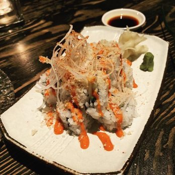 Hapa Izakaya - Spicy tuna roll $10 - Japanese Near Me - Vancouver, British Columbia