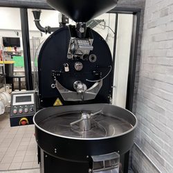 Kreation Organic -   Franklin Ave - Giant juicer