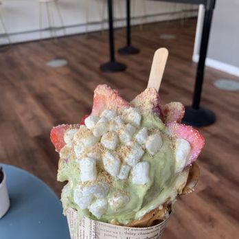 Kow Kow - Strawberry Matcha - Ice Cream & Frozen Yogurt Near Me - Providence, Rhode Island
