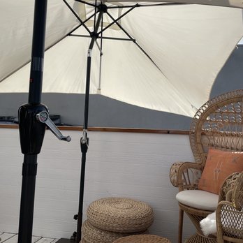 Common Canvas - Outdoor patio - Nail Salons Near Me - Los Angeles, California