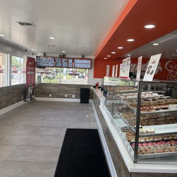 Randy's Donuts - Donuts Near Me - Fresno, California Randy's Donuts - Donuts Near Me - Fresno, California