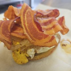 Kittens Kitchen - Bacon hamburger and egg sandwich