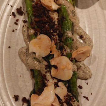 Cadet - Les asperges un plat étonnant - Bars Near Me - Montreal, Quebec