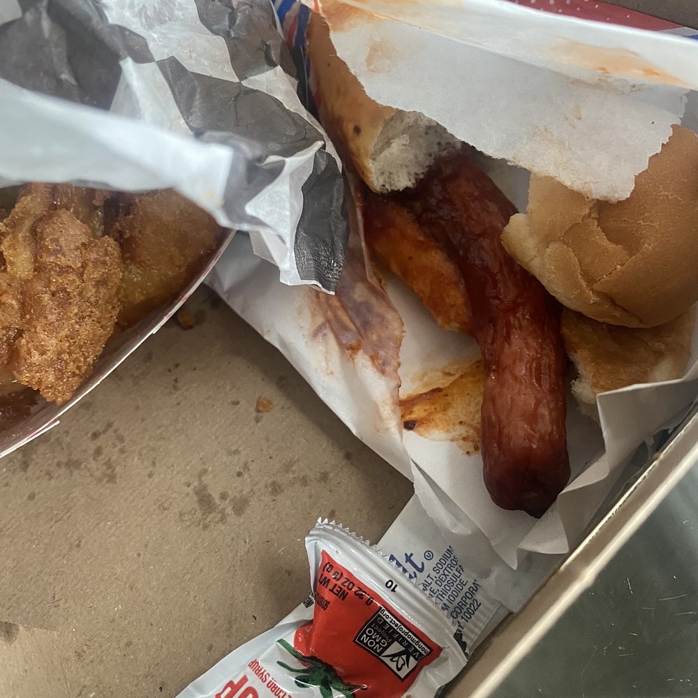 My onion rings were set on top of the dog, smashing it, but that wouldn't stop be from eating the coney if it didn't look like jerky? My onion rings were set on top of the dog, smashing it, but that wouldn't stop be from eating the coney if it didn't look like jerky?