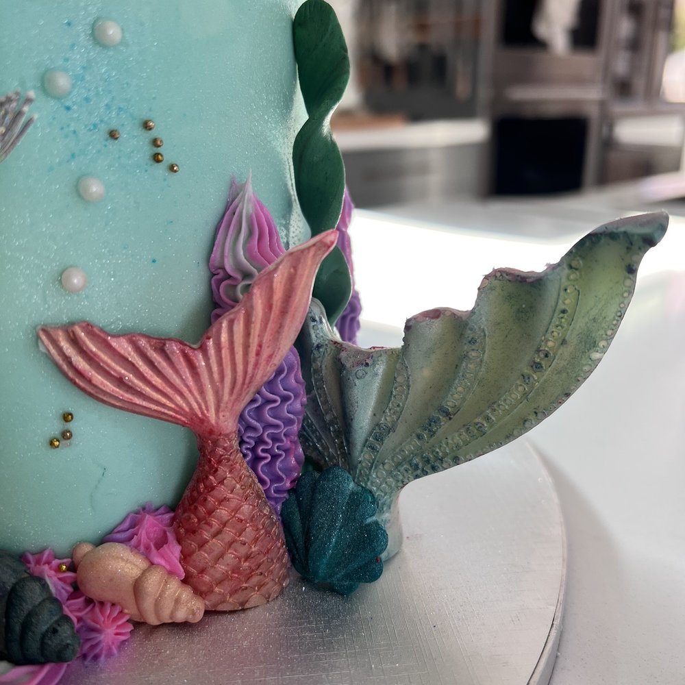 Chey'Dough - Beautiful buttercream edible details - Custom Cakes Near Me
