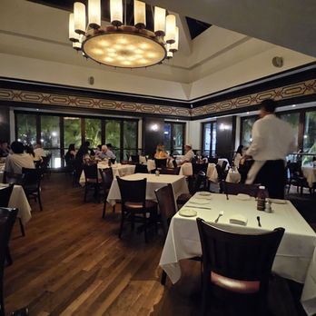 Wolfgang's Steakhouse - Inside - Steakhouses Near Me - Honolulu, Hawaii