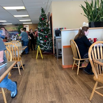 Hippo Cafe - Christmas at The Hippo Cafe 12/22/19 - American Near Me - Hutto, Texas